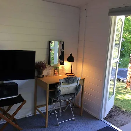 Charming Family Summer House In Hollselund 펜션 *